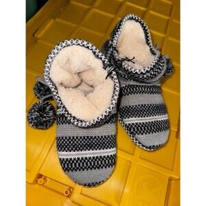 Slippers women’s size 5/6